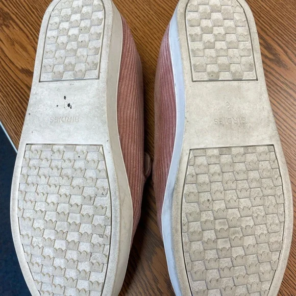 BIRDIES size 8, worn twice. Great condition. Super comfy! Light pink corduroy. - Picture 4 of 5
